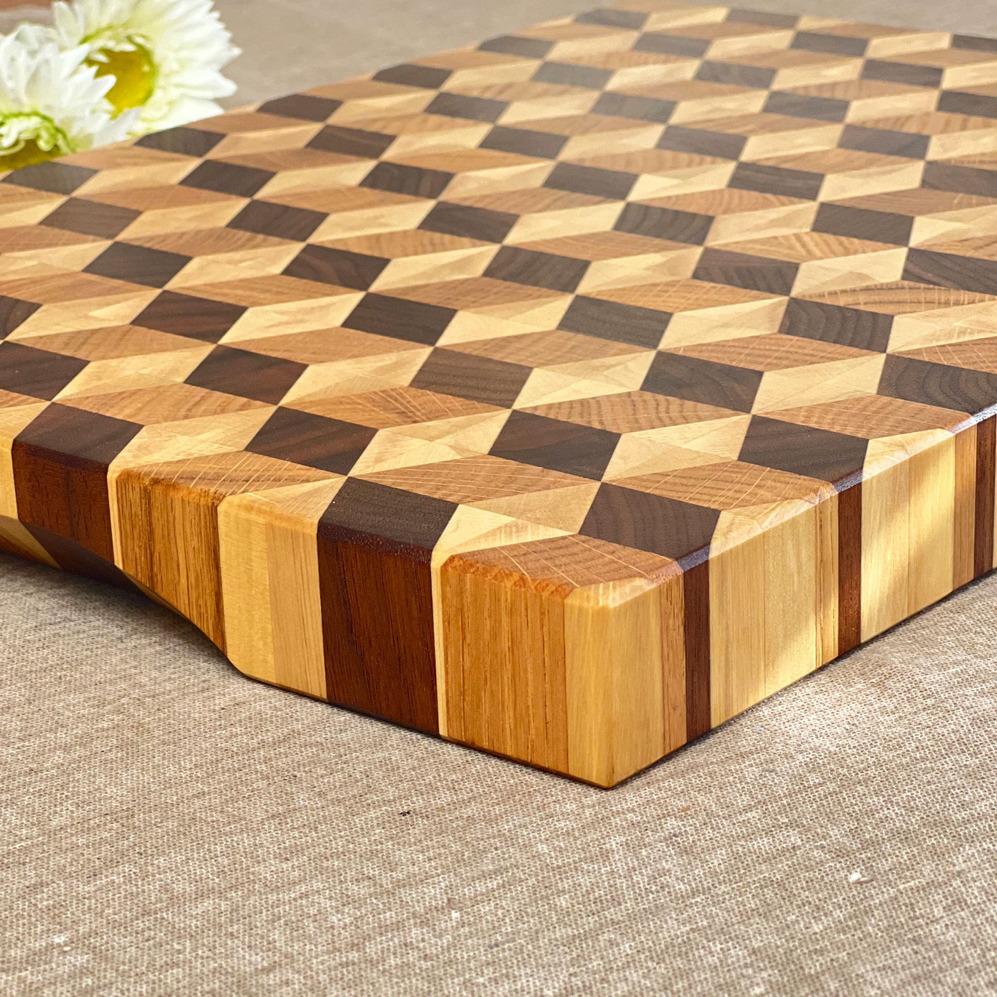 3D Stirnholz Schneidebrett - Handgefertigt und personalisierbar