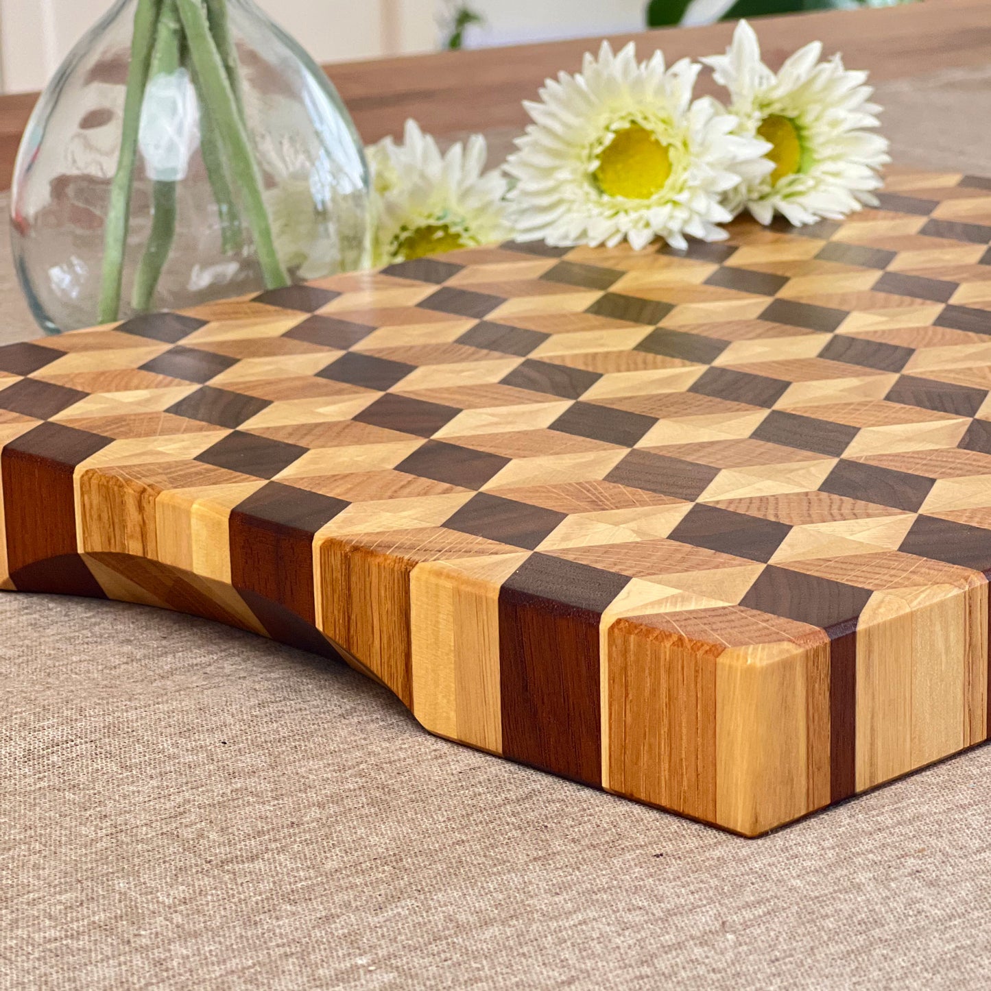 3D Stirnholz Schneidebrett - Handgefertigt und personalisierbar