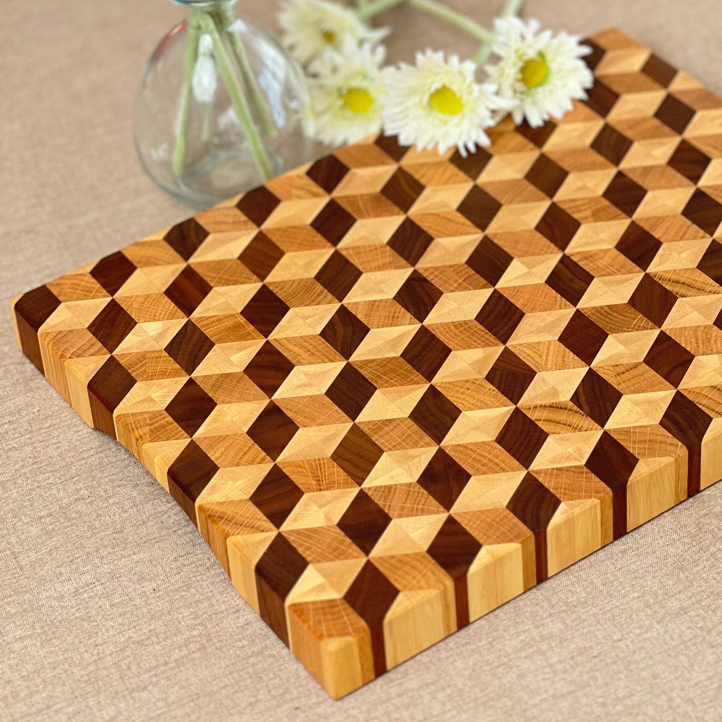 3D Stirnholz Schneidebrett - Handgefertigt und personalisierbar