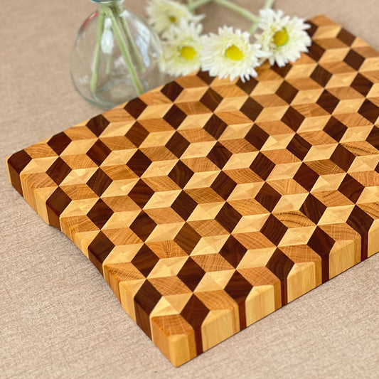 3D Stirnholz Schneidebrett - Handgefertigt und personalisierbar