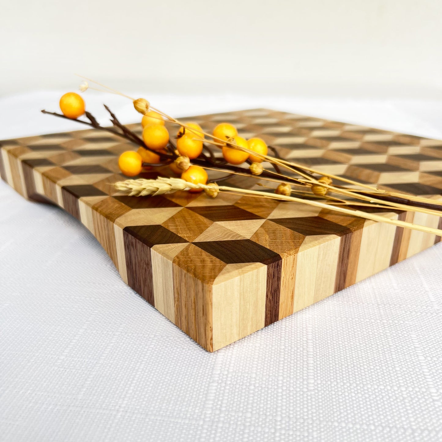 3D Stirnholz Schneidebrett - Handgefertigt und personalisierbar