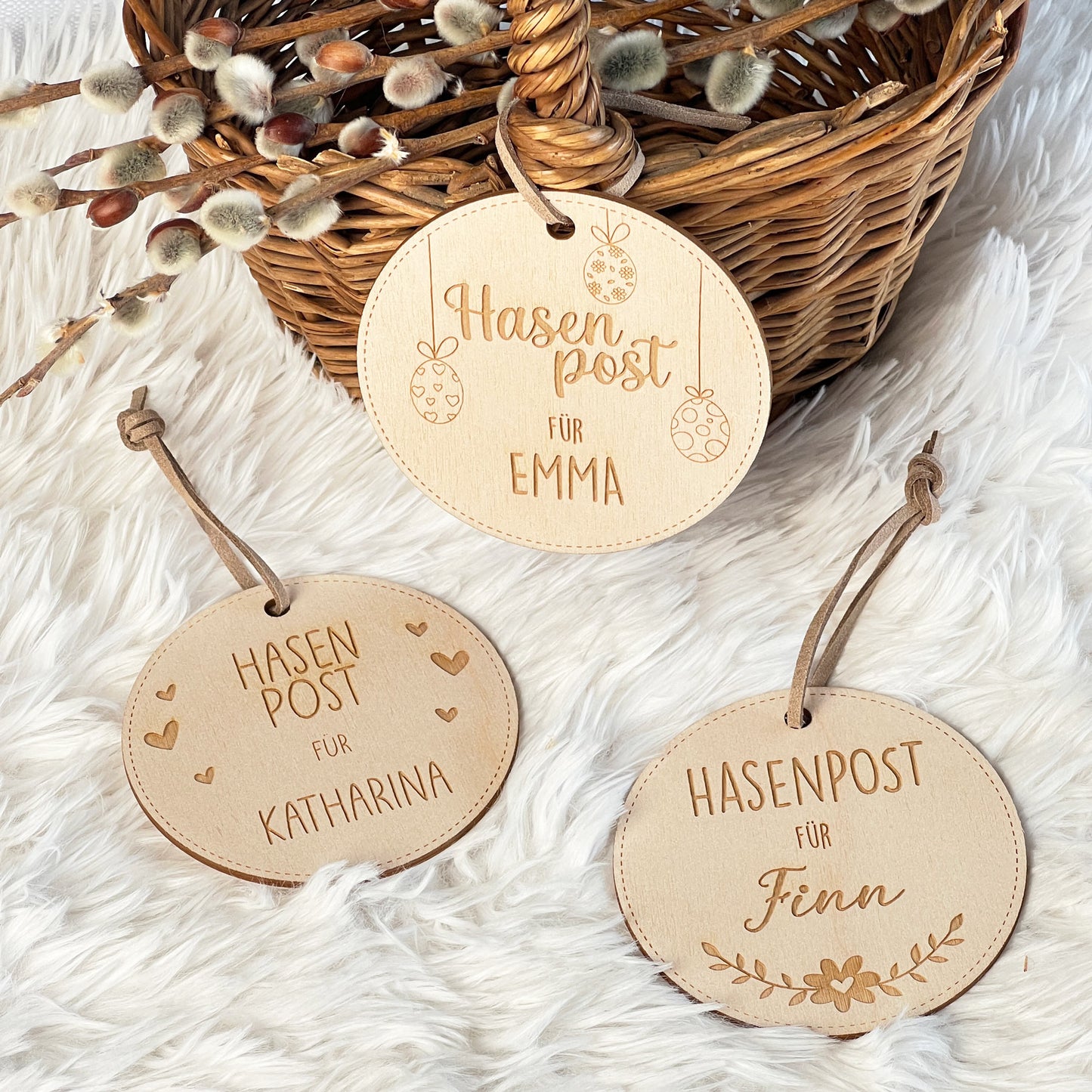 Personalisierter Korb-Anhänger aus Holz - Hasenpost