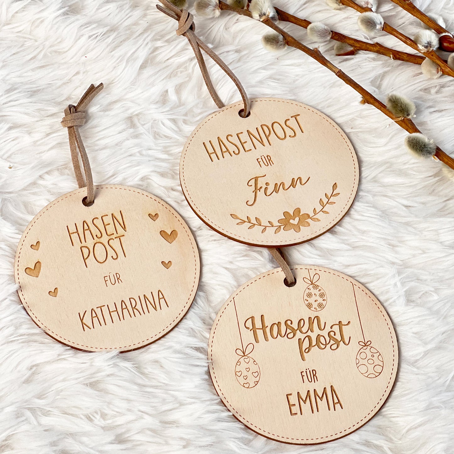 Personalisierter Korb-Anhänger aus Holz - Hasenpost