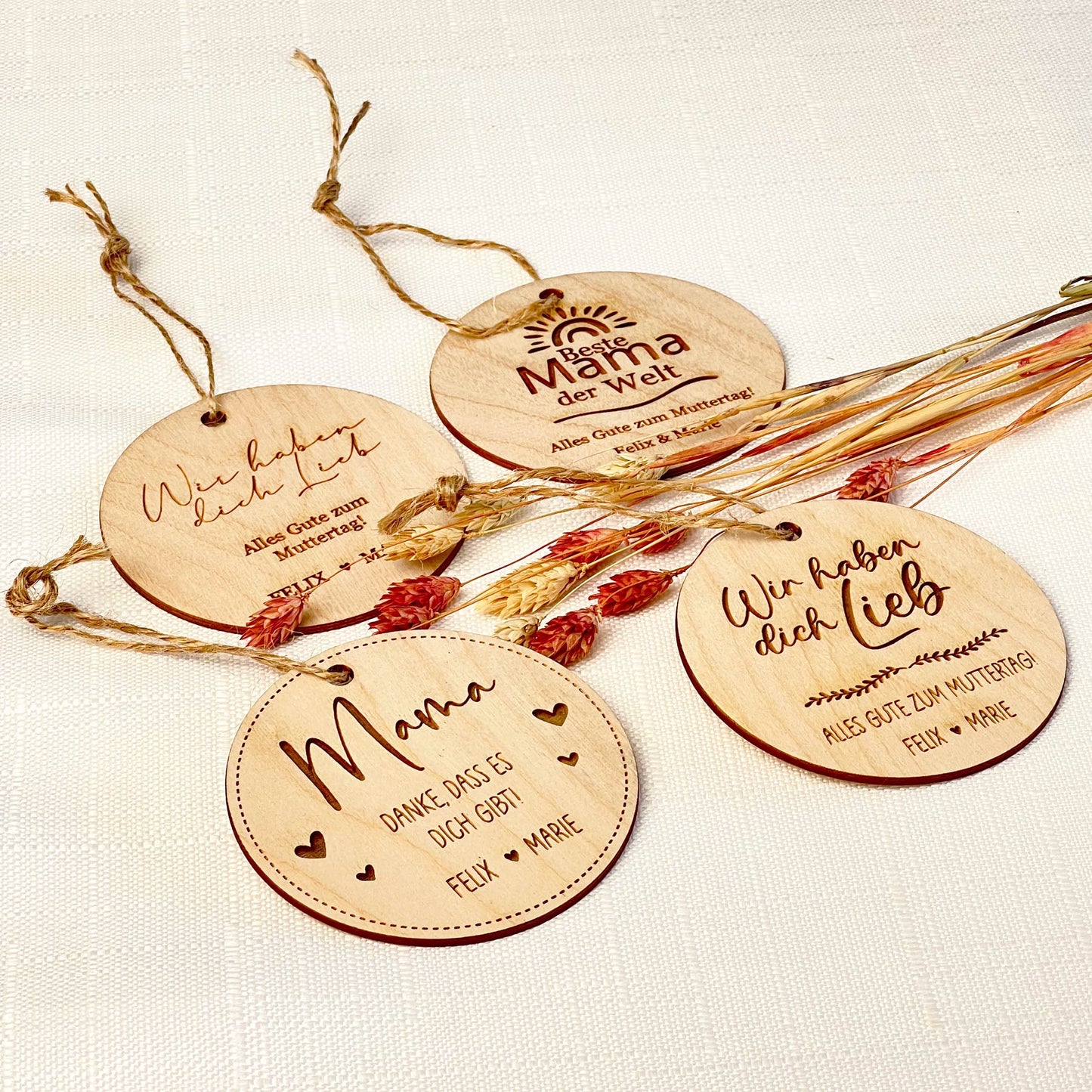 Geschenke oder Blumenanhänger aus Holz - Personalisiert für Muttertag