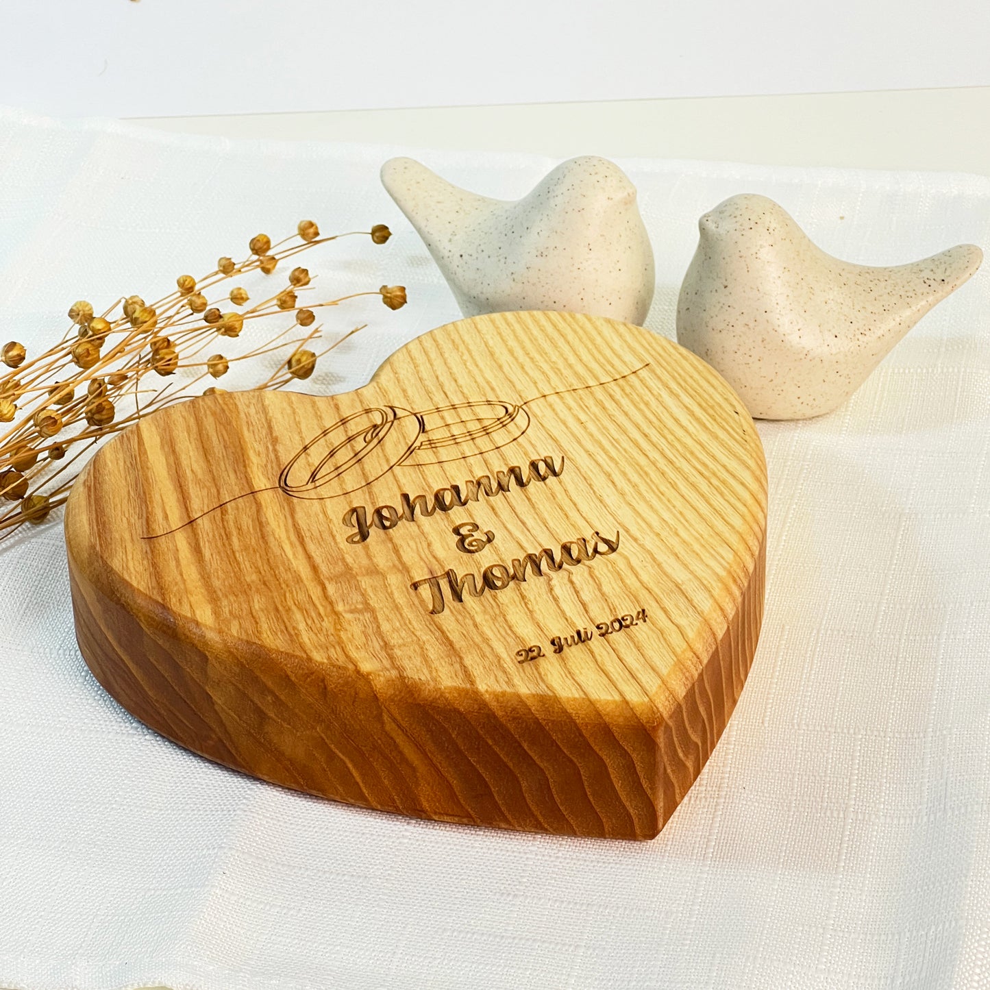 Personalisiertes Herz aus Holz mit Gravur - Hochzeitsgeschenk
