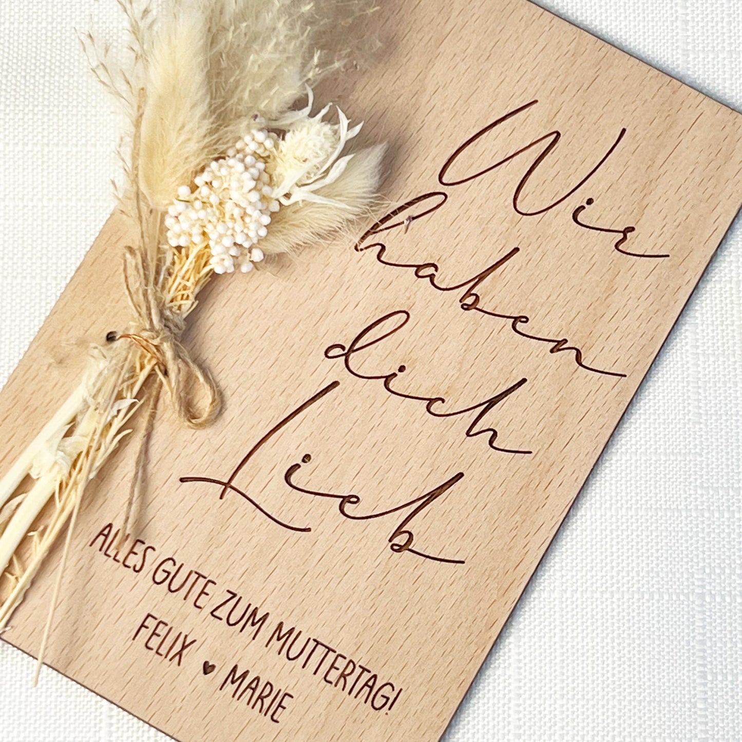 Muttertagskarte aus Holz mit Blumen - Personalisiert