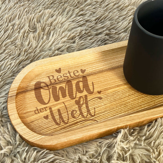Graviertes Holztablett mit Becher - groß | Oma oder Opa