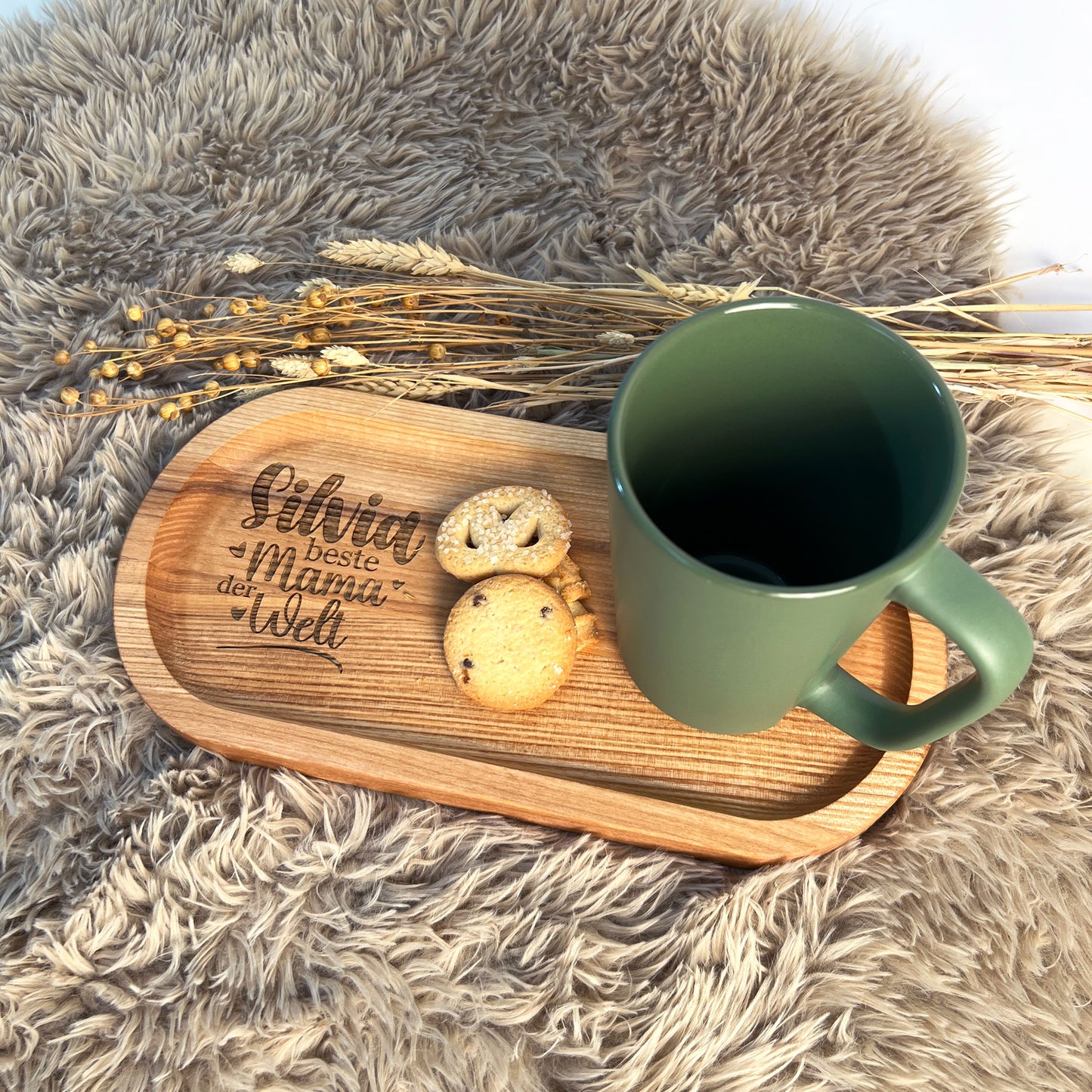 Graviertes Holztablett mit Becher - groß | Mama oder Papa