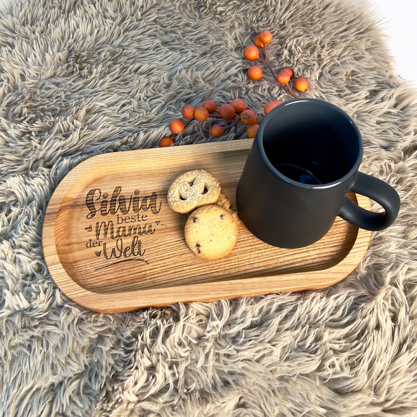 Graviertes Holztablett mit Becher - groß | Mama oder Papa