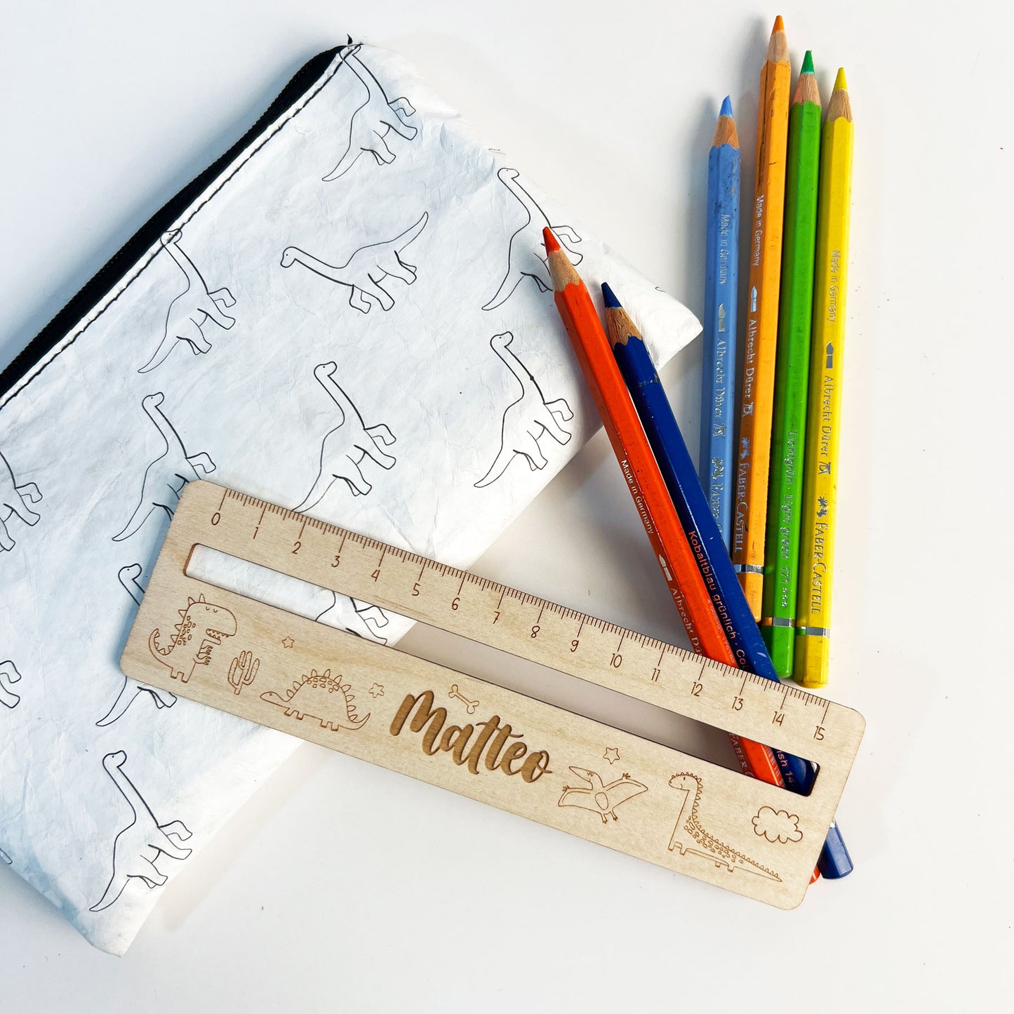 Personalisiertes Lineal aus Holz mit Name