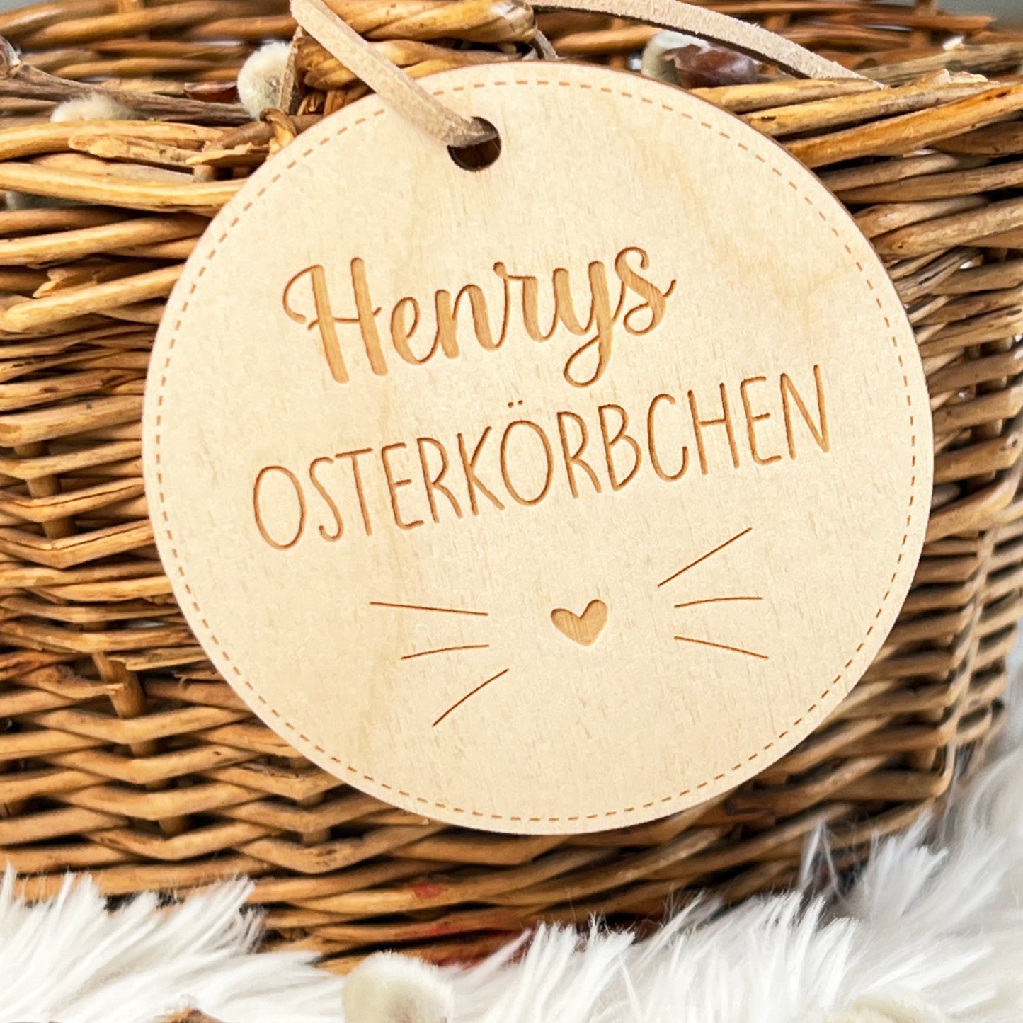 Personalisierter Osterkörbchen-Anhänger mit Name