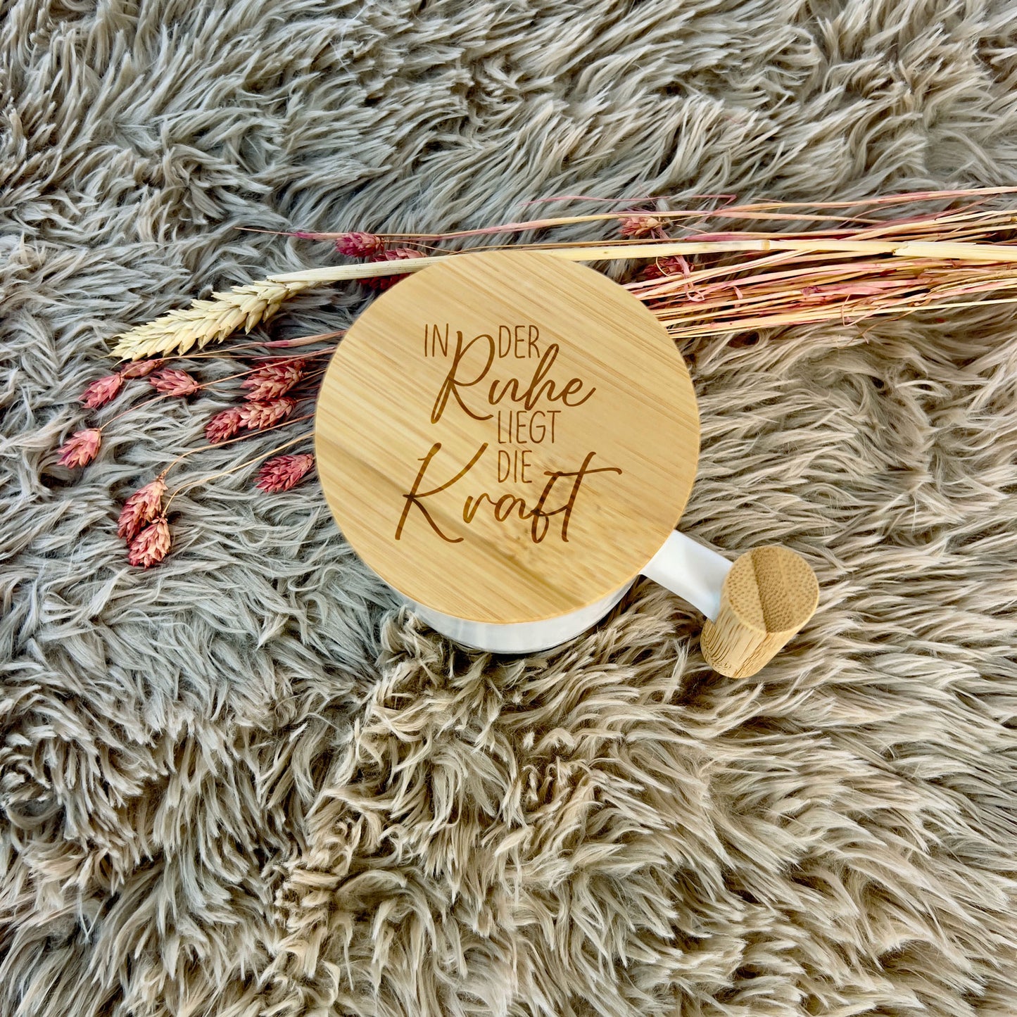 Porzellan-Becher mit Holzdeckel personalisiert | Freunde