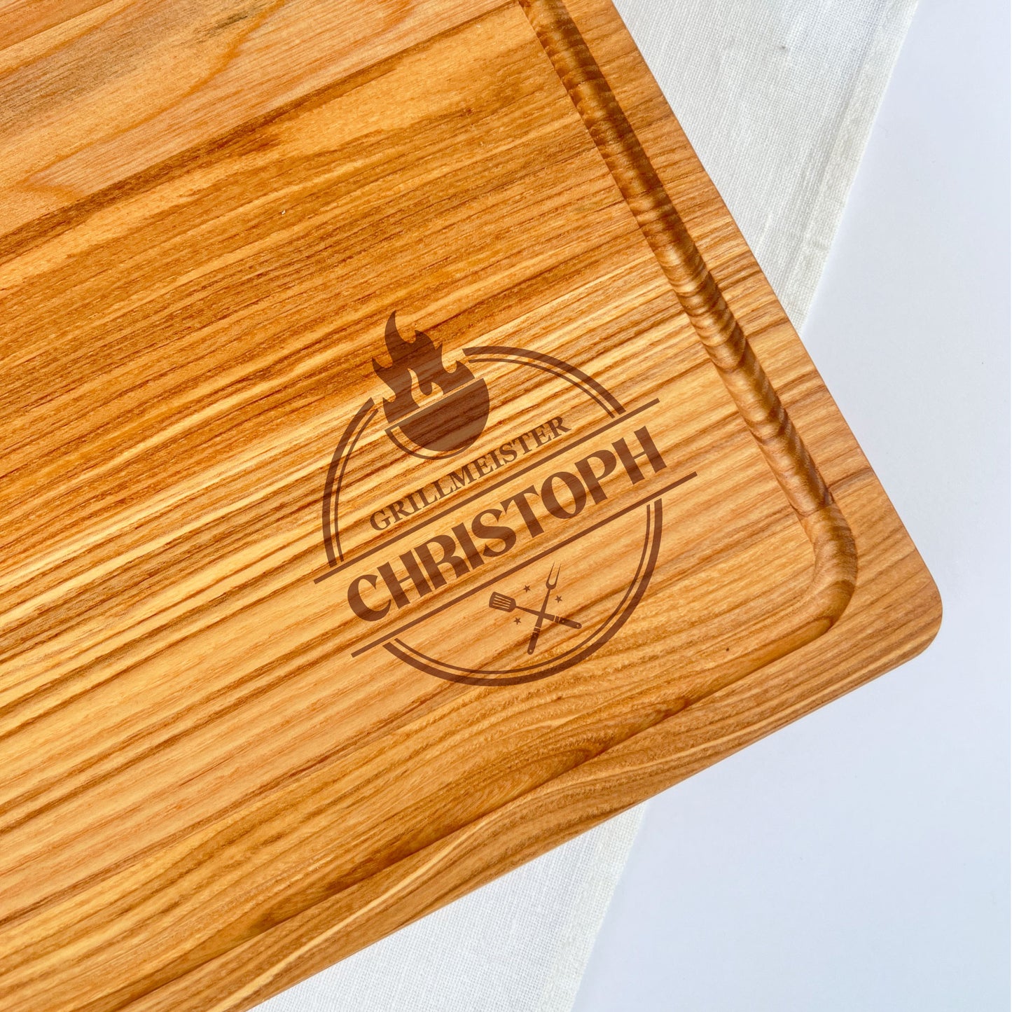Schneidebrett aus Holz "Grillmeister" - Personalisiert