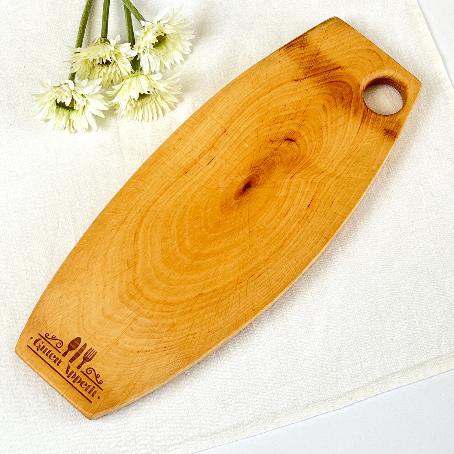 Servierbrett aus Holz mit Lochgriff - Personalisiert