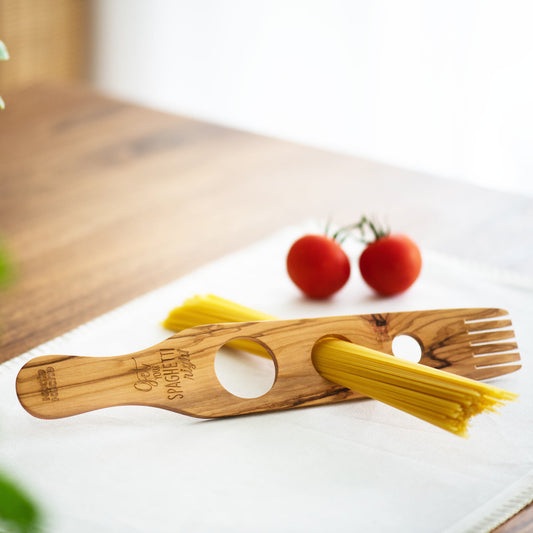 Spaghetti-Maß aus Olivenholz mit Gabel