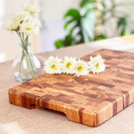 Stirnholz Schneidebrett aus Eiche - Personalisiert