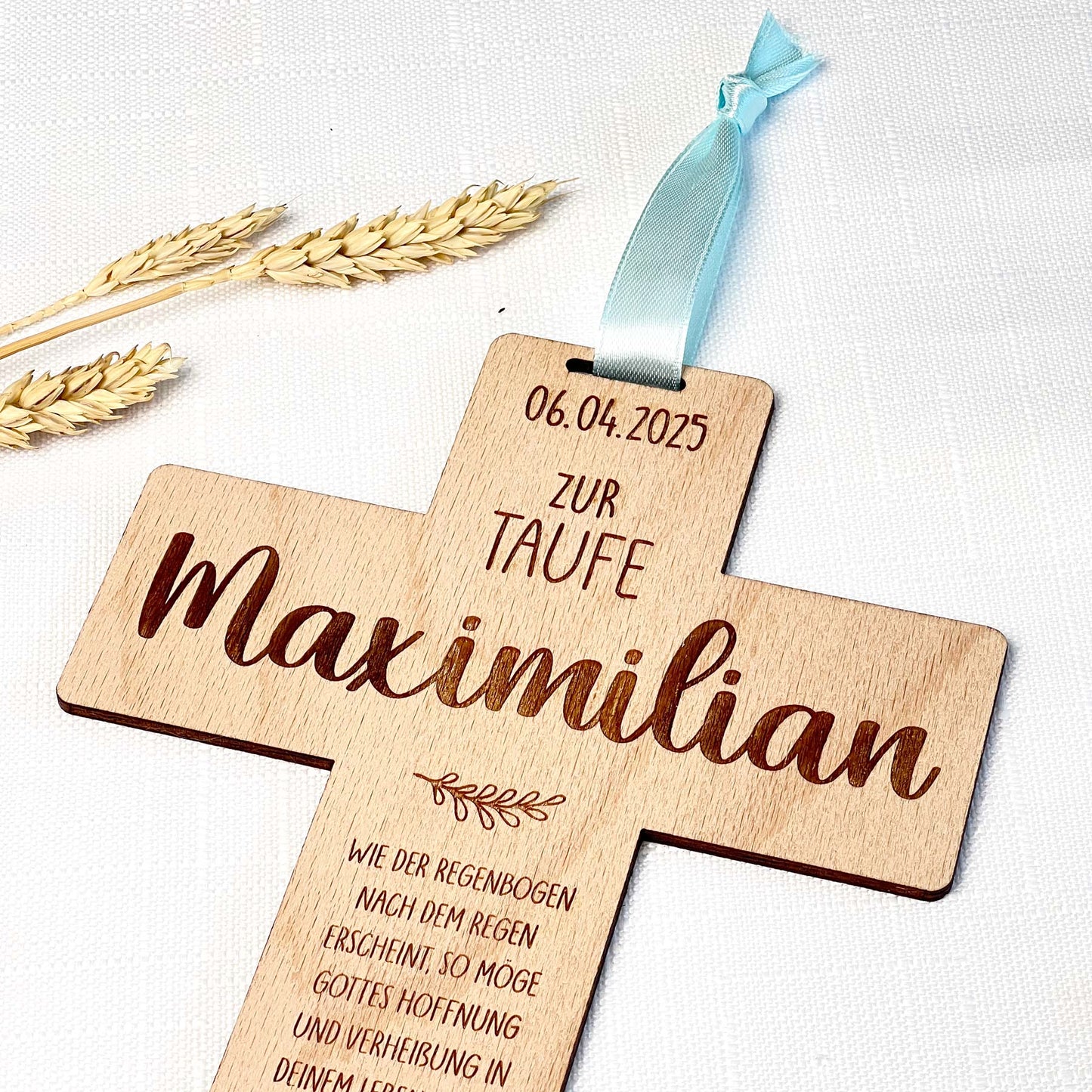 Taufkreuz aus Holz - Personalisiertes Geschenk zur Taufe