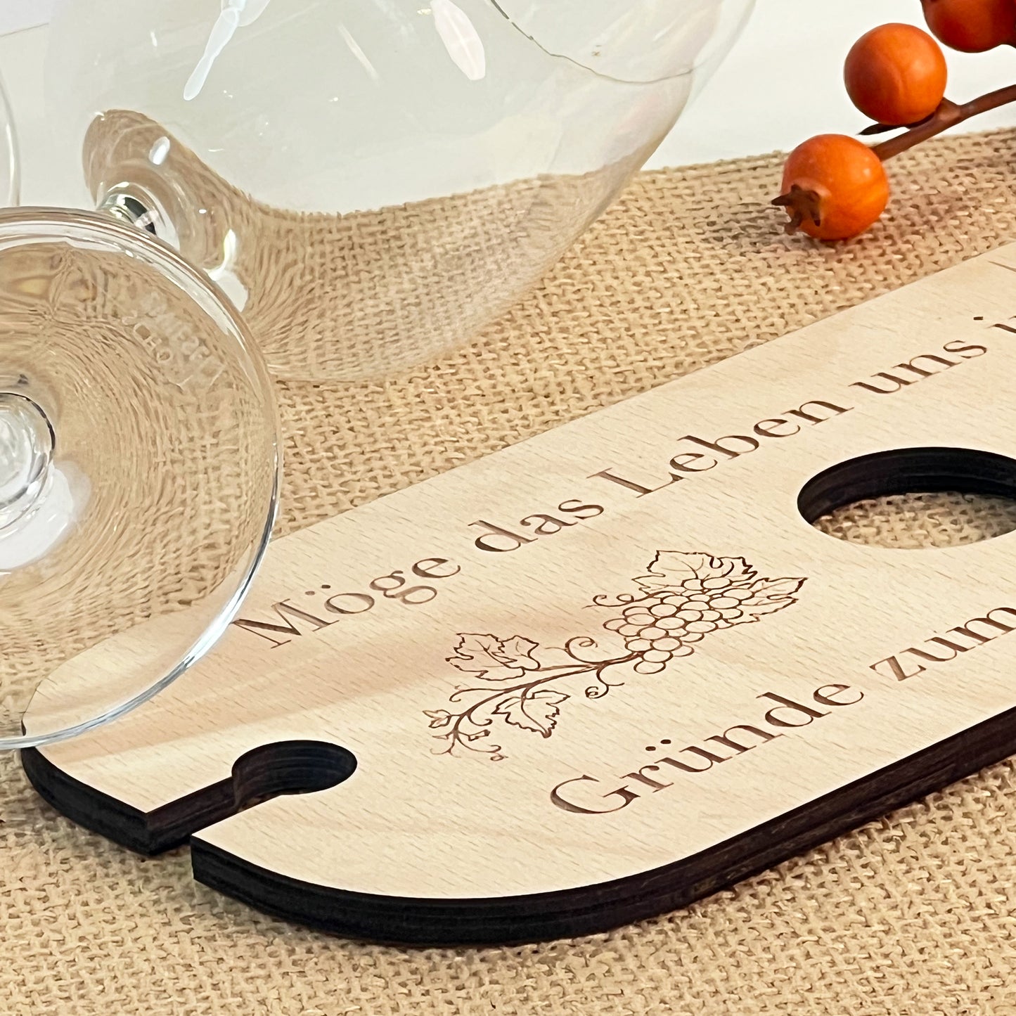 Weinglashalter aus Holz - Freundschaft