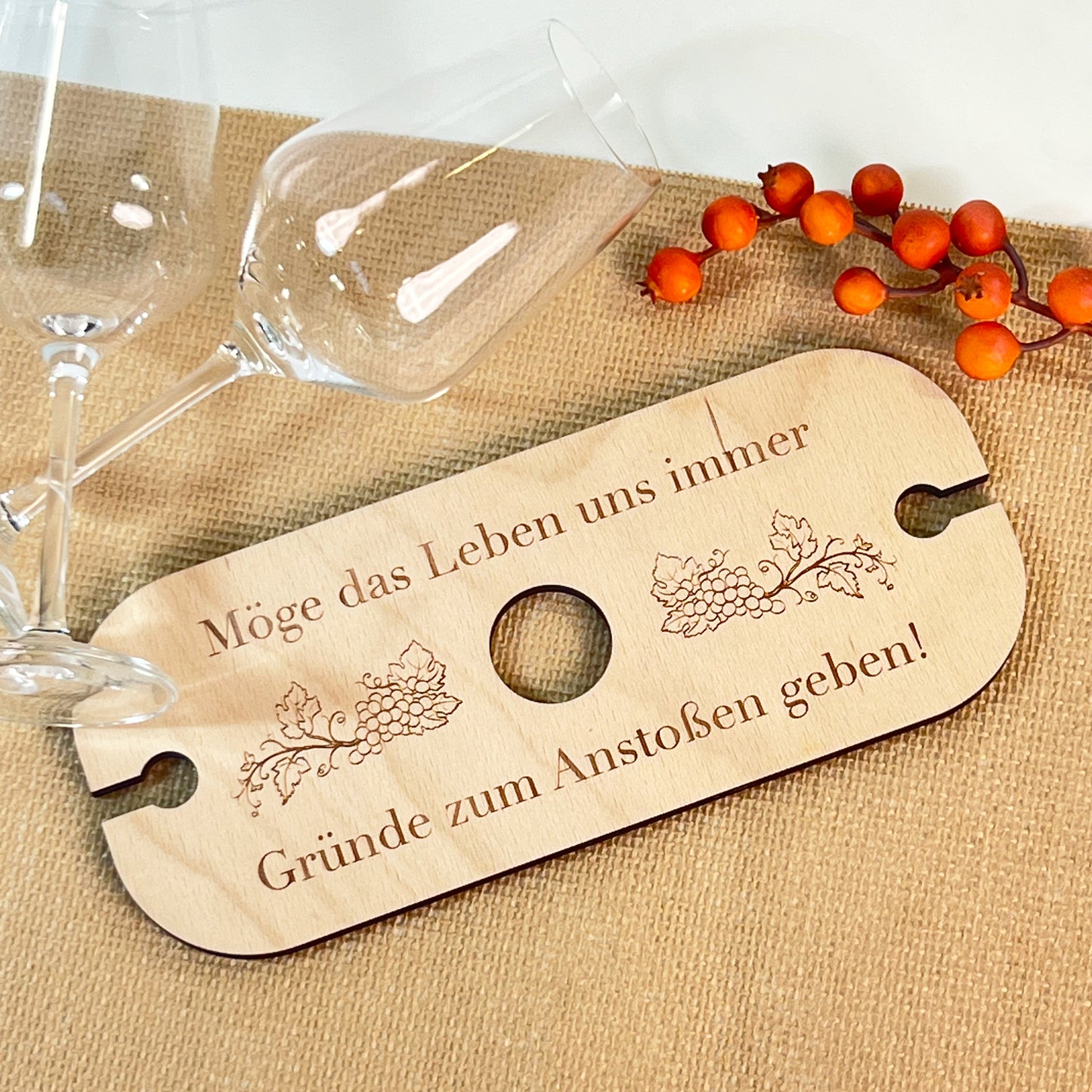 Weinglashalter aus Holz - Freundschaft