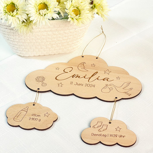 Personalisiertes Geburtsschild aus Holz - Wolke