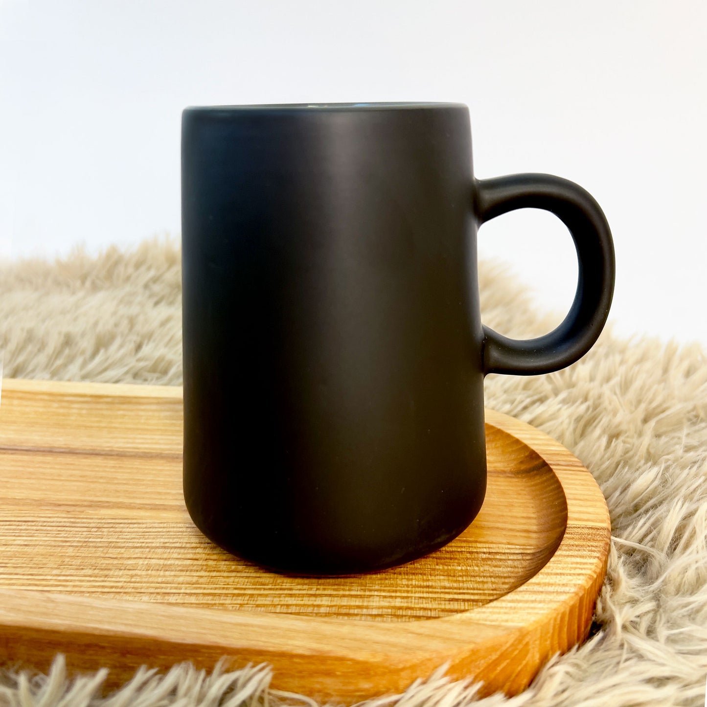 Graviertes Holztablett mit Becher - groß | Mama oder Papa
