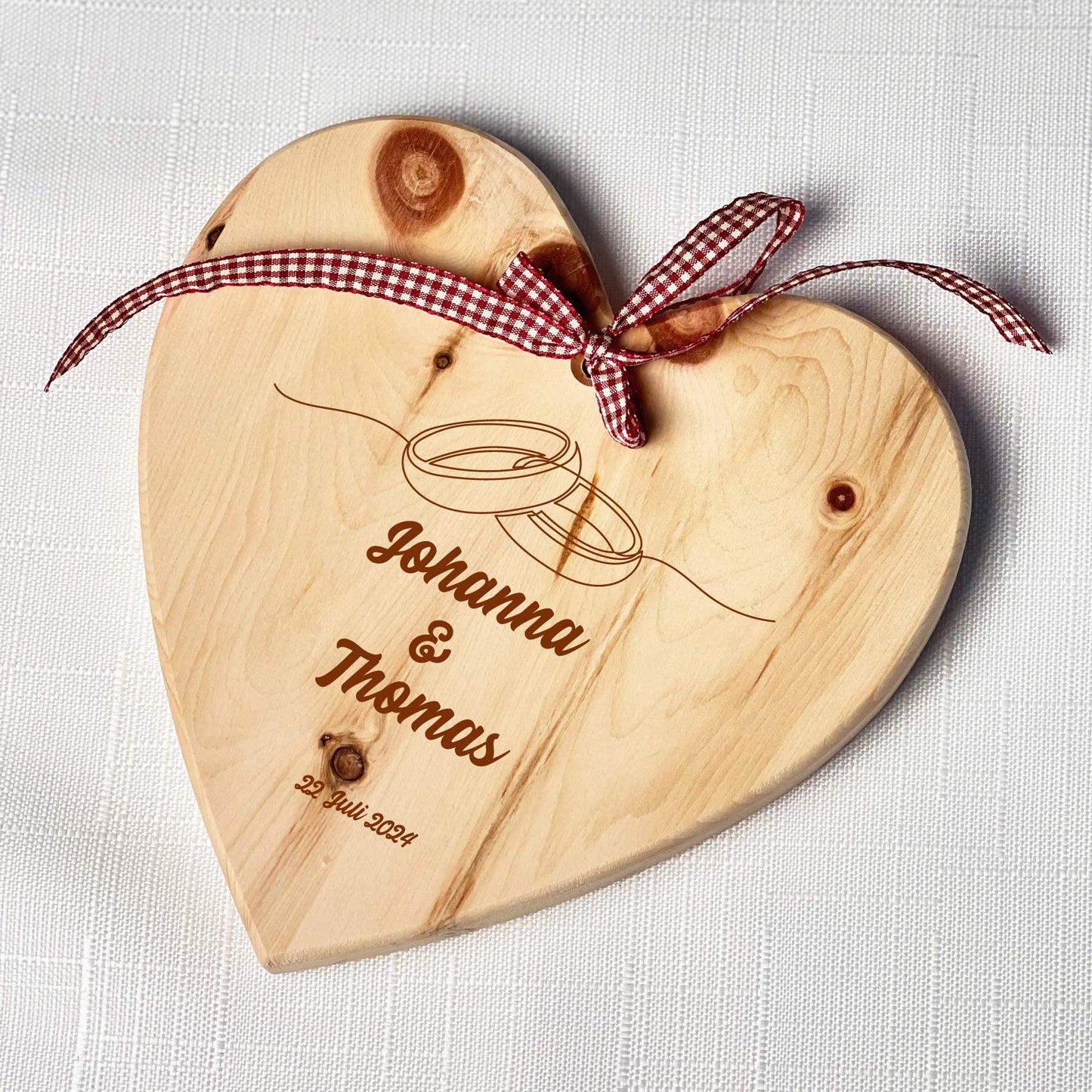 Personalisiertes Zirbenholz Herz mit Gravur - Hochzeitsgeschenk